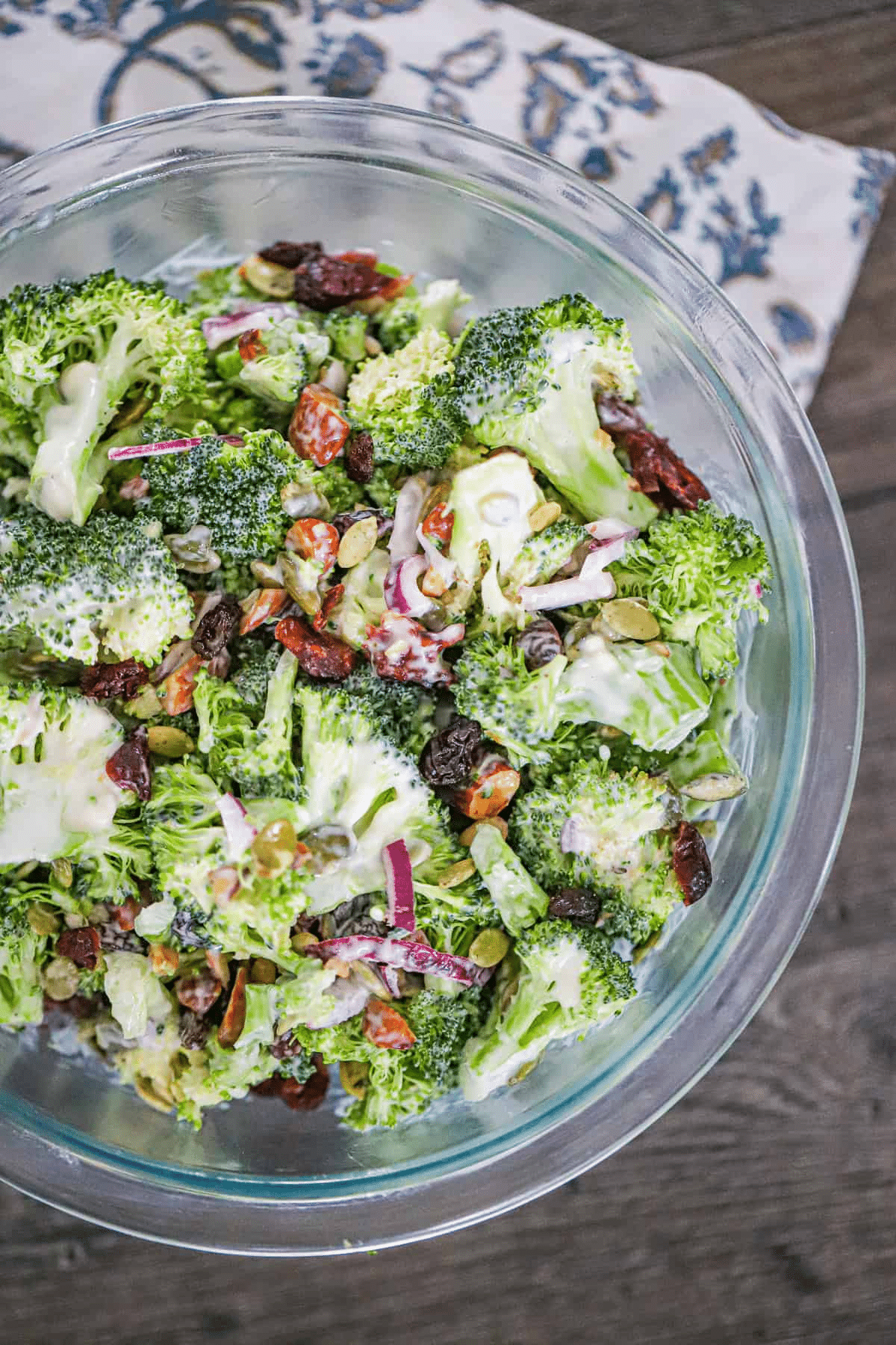 Easy Vegan Broccoli Salad Recipe with Creamy Dressing