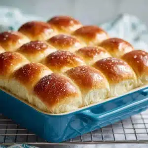Easy Homemade Dinner Rolls Recipe